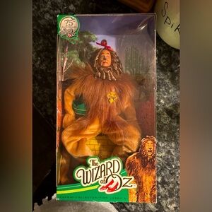 The Wizard Of Oz 2013 Cowardly Lion 75th Anniversary Green Box Barbie collector